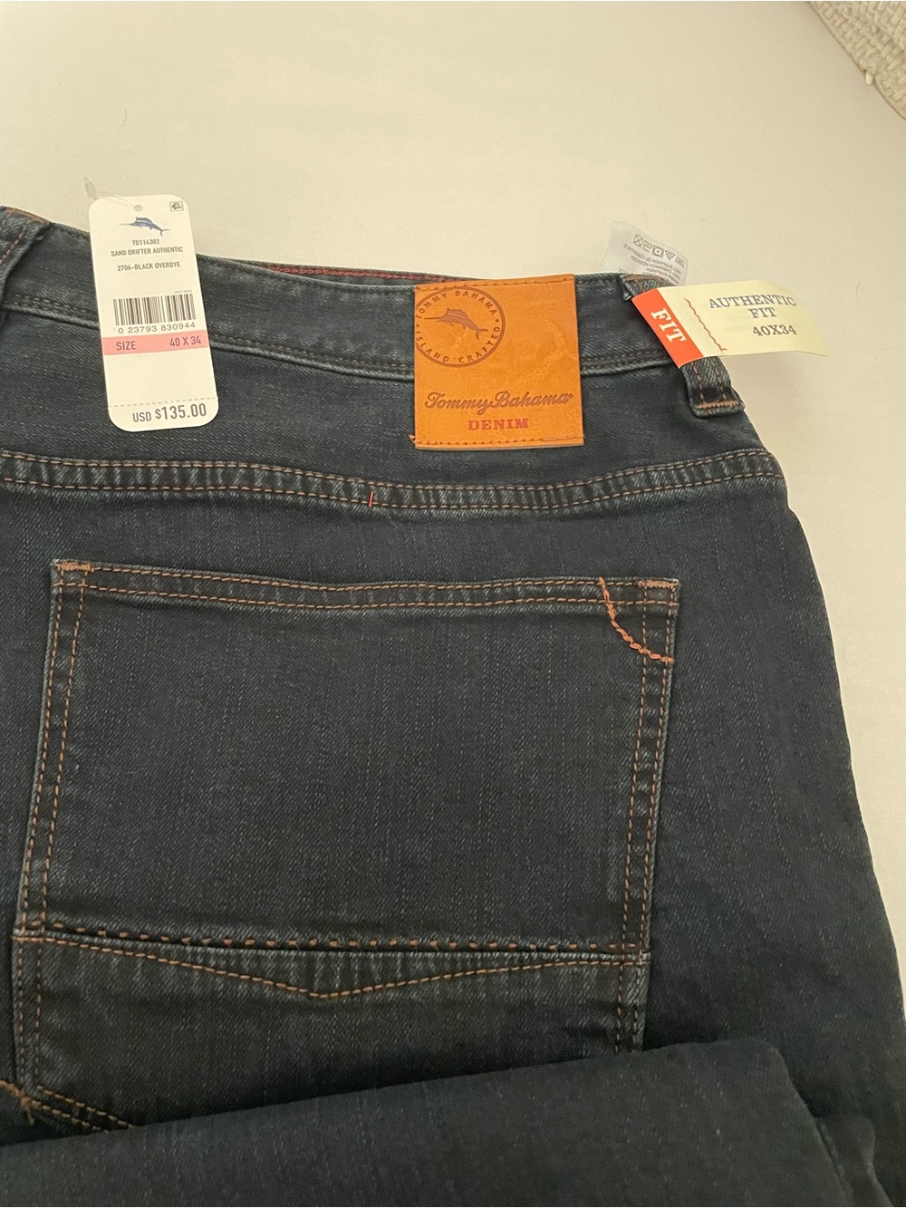 Tommy Bahama
Authentic Fit Jeans new with tags - Picture 4 of 5